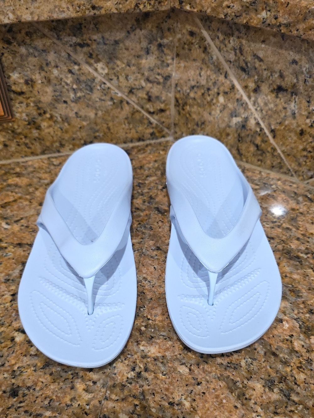 Crocs Flip Flops - SZ 10 - Picture 1 of 6